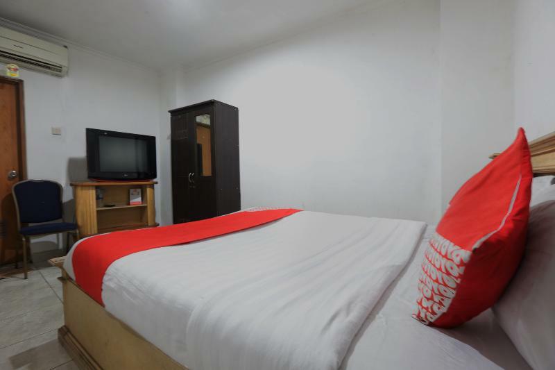 Reddoorz Near Tomang 2 Hotel Jakarta Exterior foto